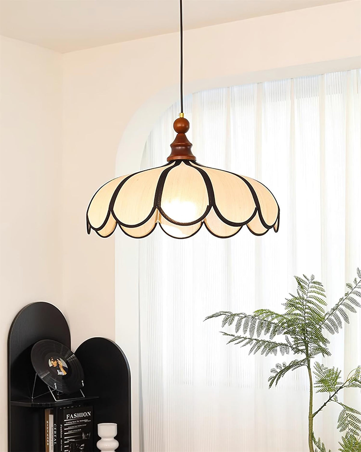 Bellerin Abaca Pendant