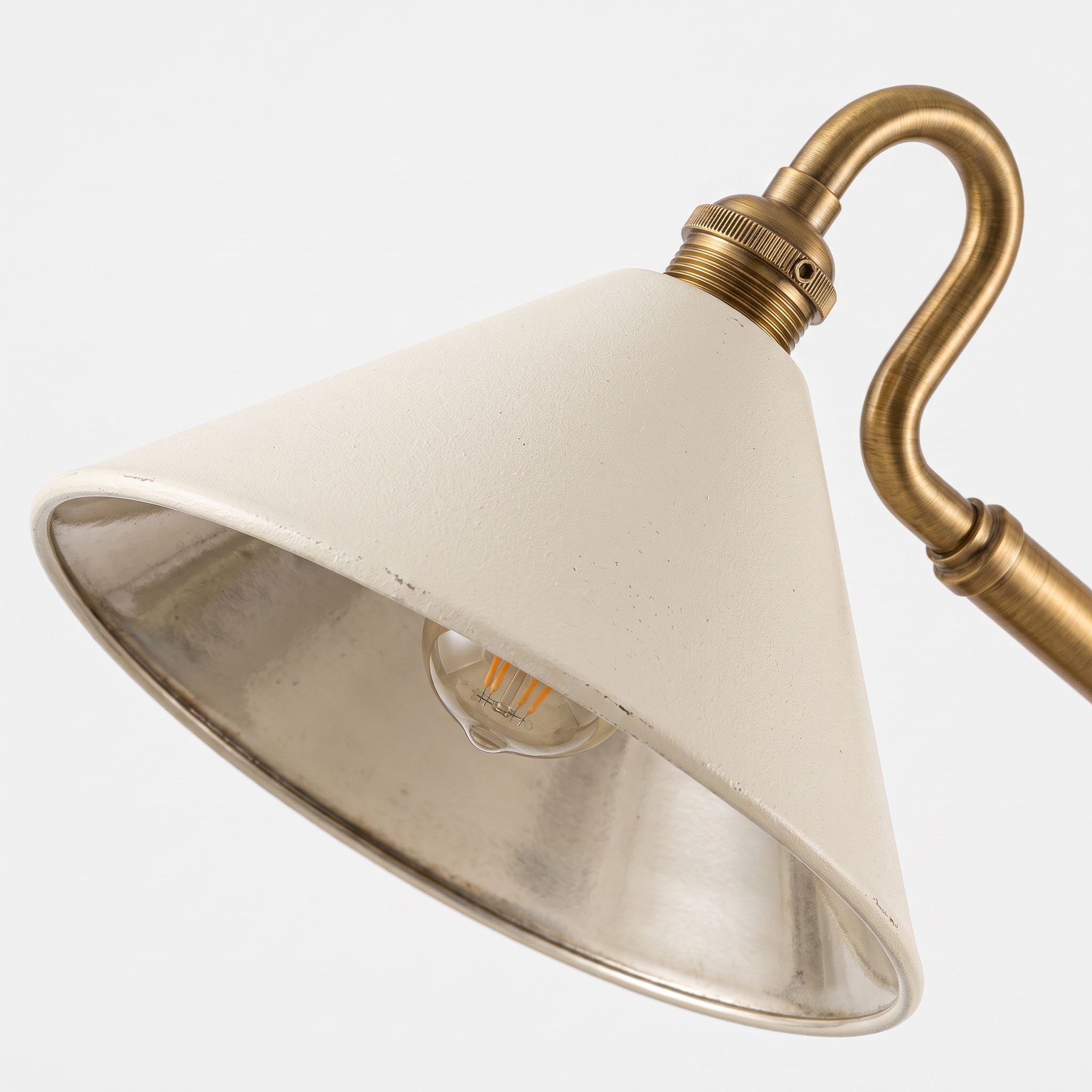 AIR HAVEN Farmhouse Dual-Shade Chandelier - Material Detail