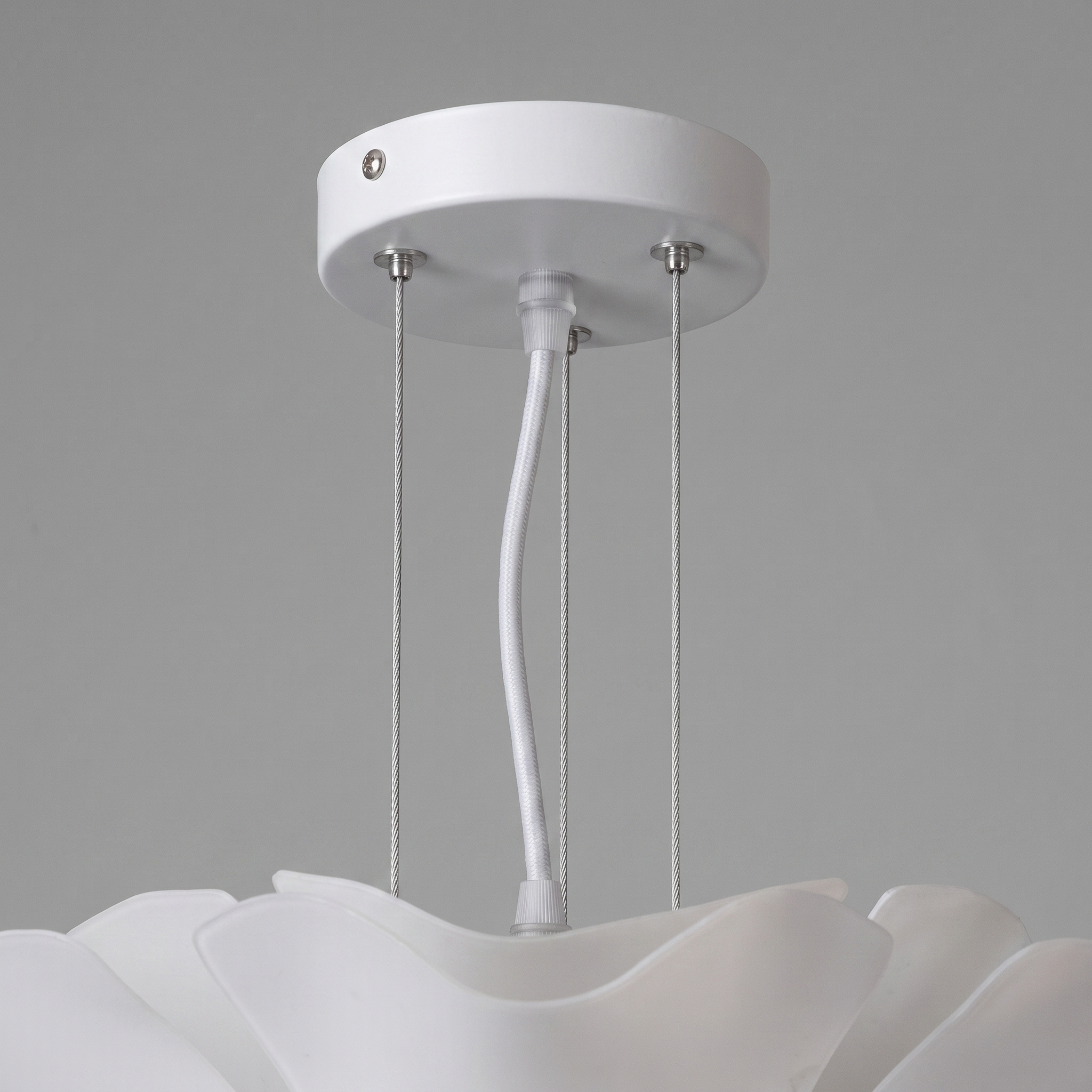 AIR HAVEN Acrylic Bloom Chandelier - Construction Detail