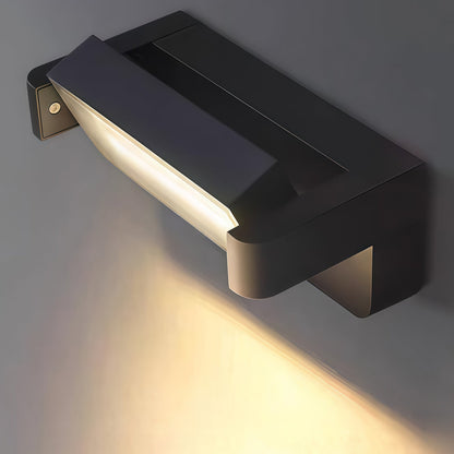 Sleek Adjustable Outdoor Light