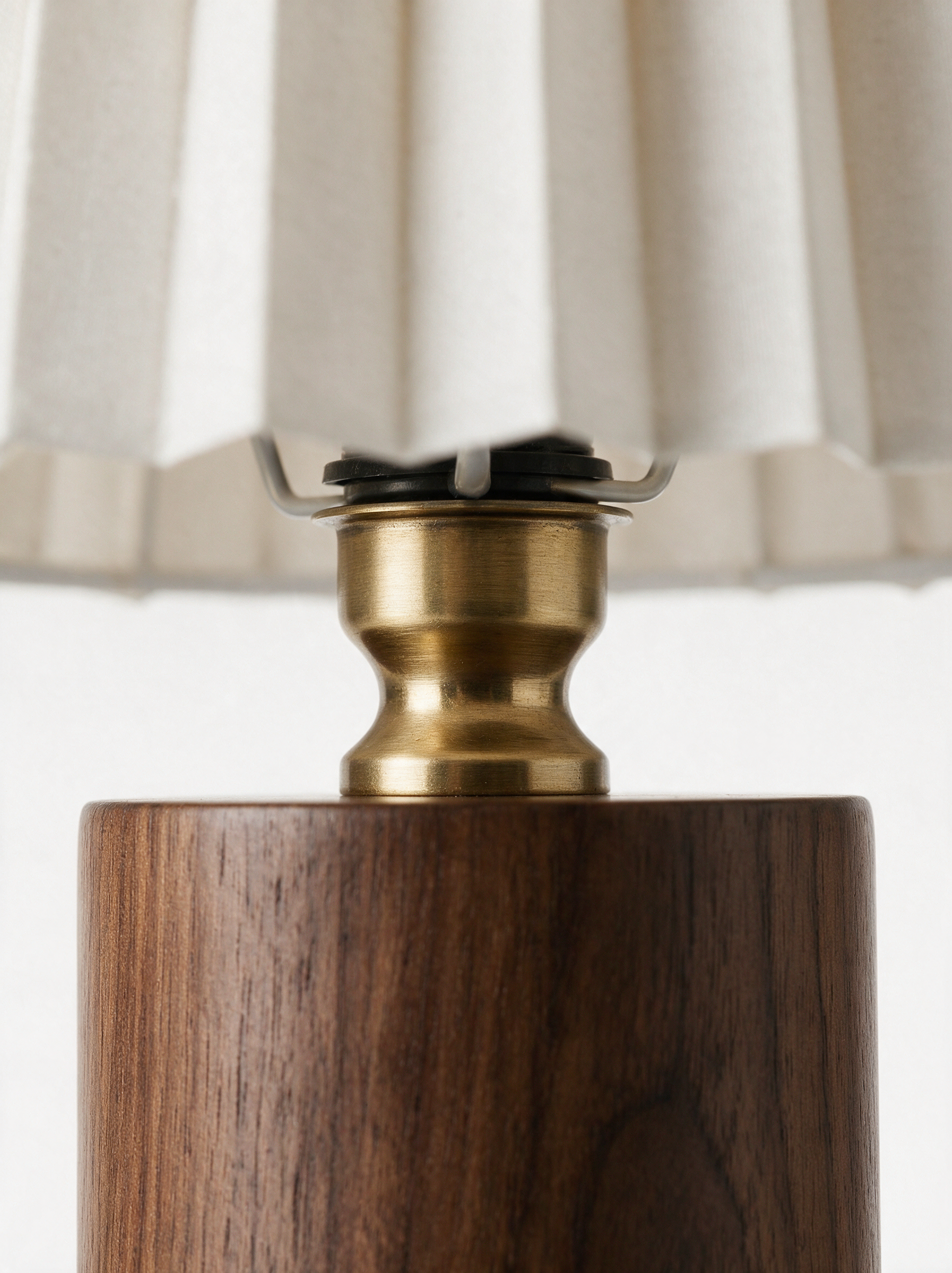 AIR HAVEN Walnut Pleated Desk Lamp - Construction Detail