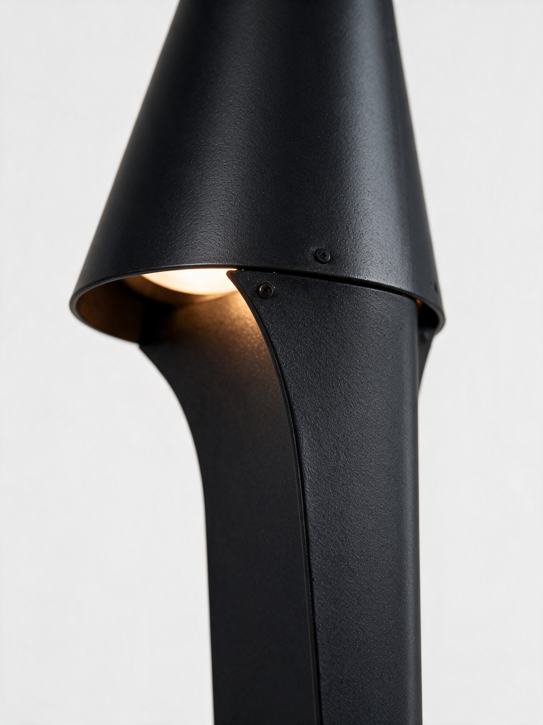 AIR HAVEN Contrast Brass Wall Sconce - Material Detail